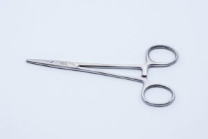 AB15 Halsey Needle Holder 13cm Smooth