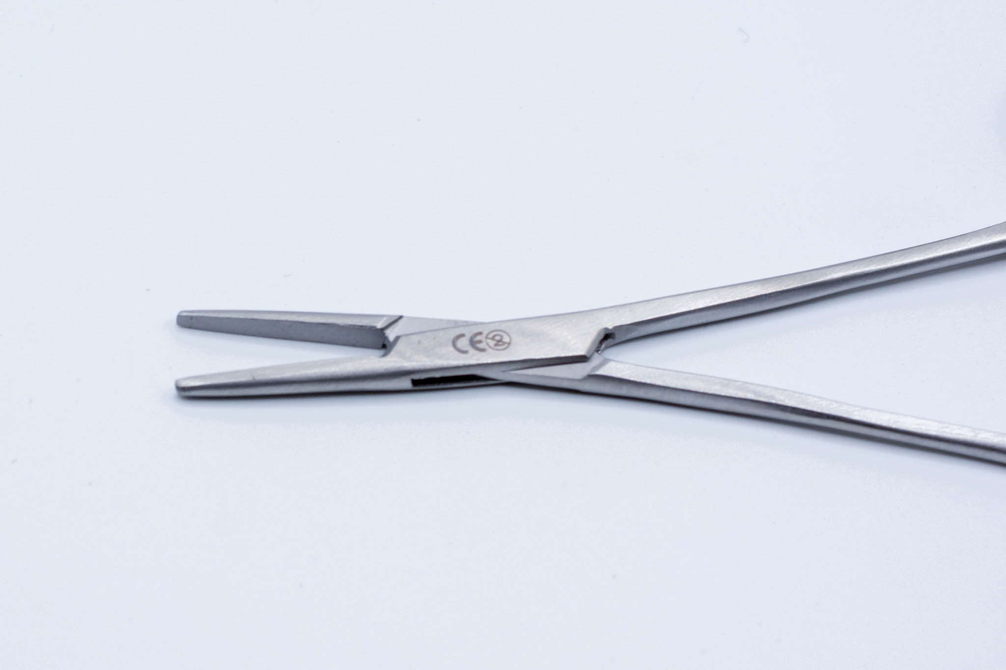 AB15 Halsey Needle Holder 13cm Smooth - Image 3