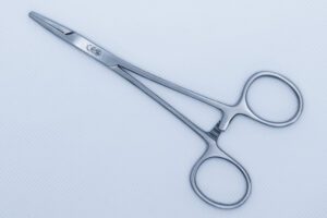 AB15S Halsey Needle Holder 13cm Serrated